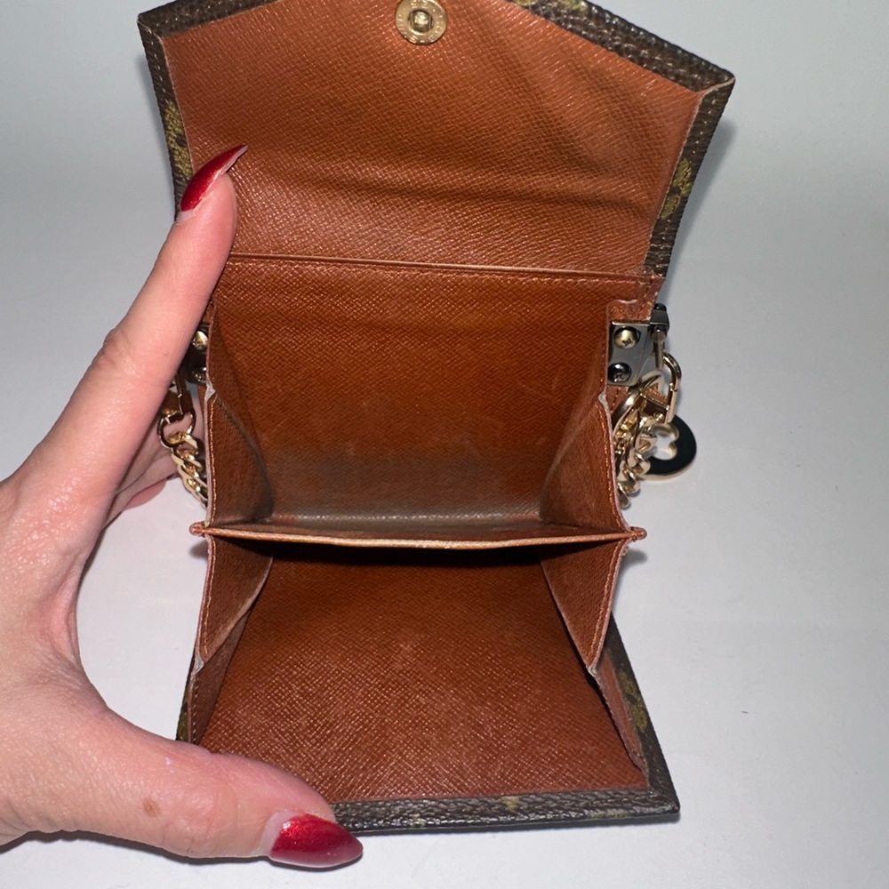 💯 LOUIS VUITTON Monogram Bifold Wallet on Chain (Black Clover) - Picture 8 of 13